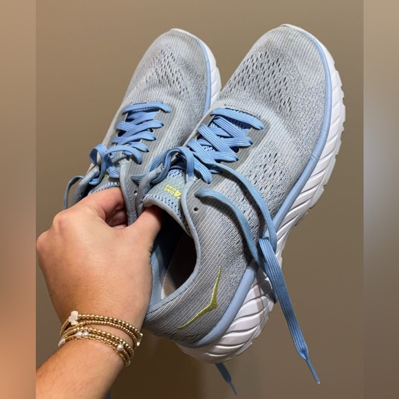 HOKAS One One Cavu 2 size 6.5 - Picture 6 of 6